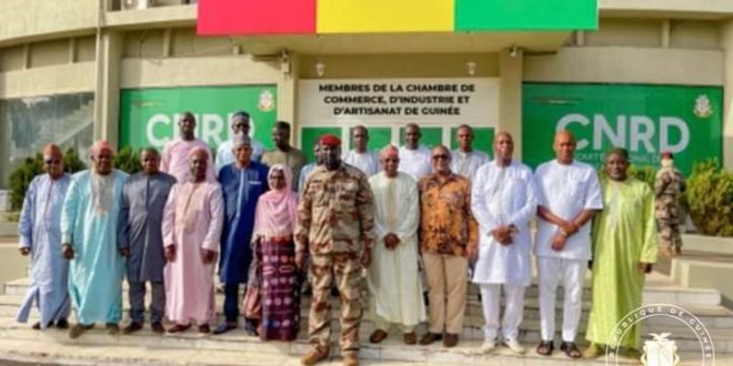 𝗖𝗵𝗮𝗺𝗯𝗿𝗲 𝗱𝗲 𝗰𝗼𝗺𝗺𝗲𝗿𝗰𝗲: 𝗹𝗲 𝗣𝗿𝗲́𝘀𝗶𝗱𝗲𝗻𝘁 𝗖𝗼𝗹𝗼𝗻𝗲𝗹 𝗠𝗮𝗺𝗮𝗱𝗶 𝗗𝗼𝘂𝗺𝗯𝗼𝘂𝘆𝗮 𝗿𝗲𝗻𝗰𝗼𝗻𝘁𝗿𝗲 𝗹𝗲 𝗻𝗼𝘂𝘃𝗲𝗮𝘂 𝗯𝘂𝗿𝗲𝗮𝘂