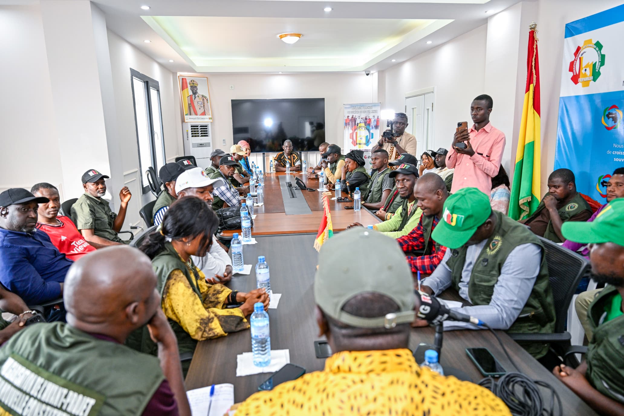 “Oui, oui et oui” : Ahmed Kanté dit oui au Mouvement Rouge-Jaune-Vert