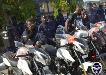 Lutte contre le vol à l’arraché à Conakry : la Police nationale renforce ses unités avec de nouvelles motos
