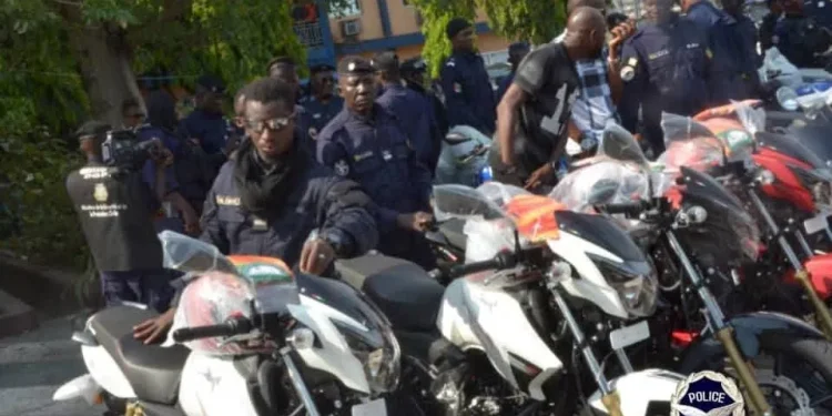 Lutte contre le vol à l’arraché à Conakry : la Police nationale renforce ses unités avec de nouvelles motos
