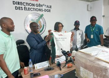 Modernisation de l’état civil : La DGE remet des gilets et t-shirts à l’ONECI