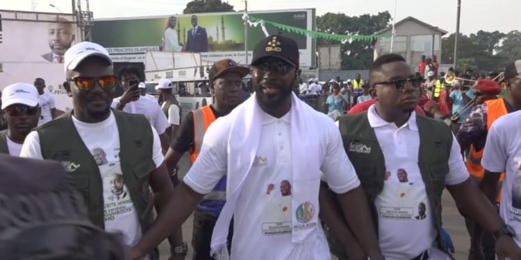 Kaloum en fête : Sonny Doumbouya organise un carnaval géant pour soutenir le Général Mamadi Doumbouya