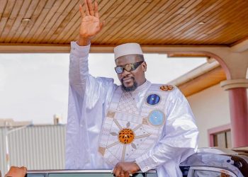 Assainissement : le Président Mamadi Doumbouya dote quatre capitales régionales de huit nouveaux camions