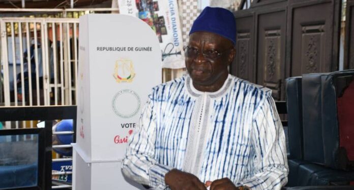 Présidentielle 2025 : Dr Sékou Koureissy Condé accomplit son devoir citoyen et appelle à un scrutin apaisé