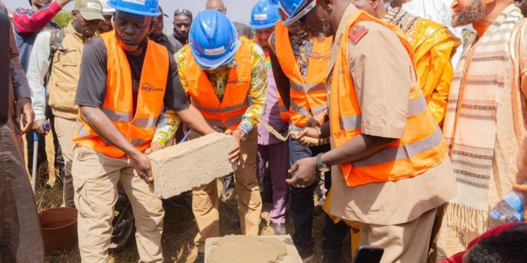 Guinée/Éducation: pose de la 1ère pièrre du projet de construction d’un complexe académique Oustoya, premier lycée de la C-R de Pita