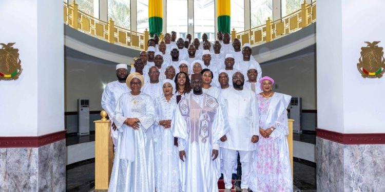 Palais Mohammed V: le gouvernement présente ses vœux de nouvel an au Président de la République