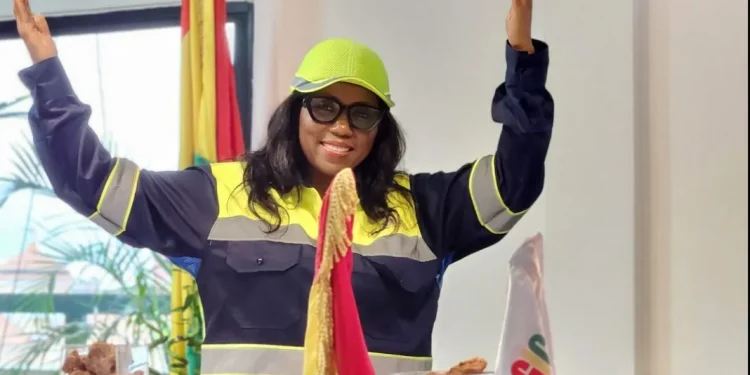 Guinea Excellence Awards : Madame Kanté Kadjatou Doumbouya remporte le Prix de la Performance