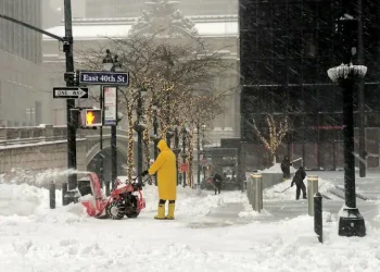 Conditions climatiques extrêmes à New York : le guinéen, Mamadou Bhoye Baldé appelle à la prière et à la solidarité