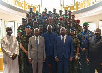 Guinée : le Chef de l’État S.E Mamadi DOUMBOUYA préside la cérémonie de port de galons et de prestation de serment de nouveaux généraux et hauts cadres promus