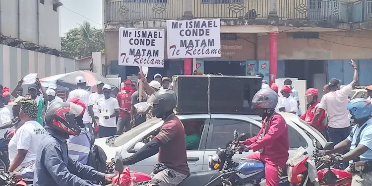 Matam : des jeunes manifestent contre la candidature de Badra Koné