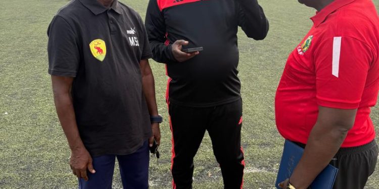 Licence “A » CAF: Mamadouba Sylla “gaucher“ rend  visite à l&rsquo;équipage et aux Techniciens apprenants