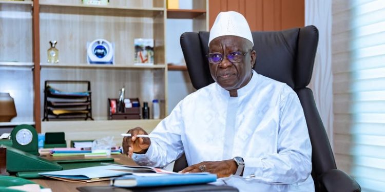 Guinée : Dr Sékou Koureissy Condé relève le défi et marque l’histoire de l’ONASUR