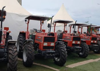 Guinée : remise officielle de 75 tracteurs aux agriculteurs