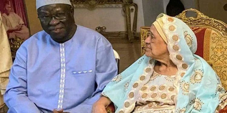 Décès de Hadja Andrée Touré : Dr Kouréissy Condé salue un geste « héroïque et historique » du Président Mamadi Doumbouya