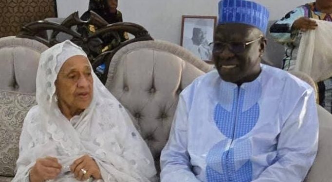 Dr Sékou koureissy Condé sur le décès de l’ex-première dame Hadja André touré : « un modèle s’en va »