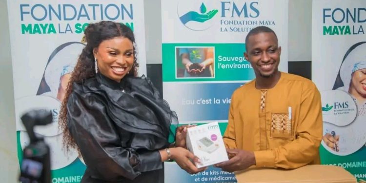 Solidarité : la Fondation Maya La Solution reçoit 100 tensiomètres pour renforcer la prévention