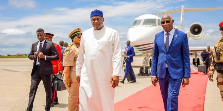 Guinée-Gambie : le Président Adama Barrow reçu à Conakry pour renforcer les liens entre les deux pays