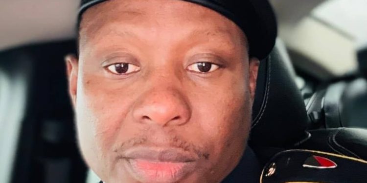 D’une formation en économie-finance à une carrière militaire internationale : le parcours singulier d’Émile Sanoussy Bangoura